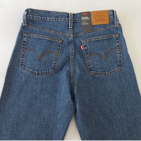 Anthro Levi's Wedgie Fit High Rise Ruffle Jeans - Picture 6 of 8